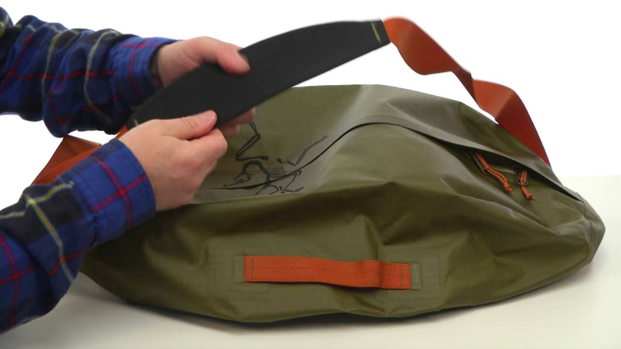 Arc'teryx Carrier Duffel 35 SKU:#8326075 - YouTube