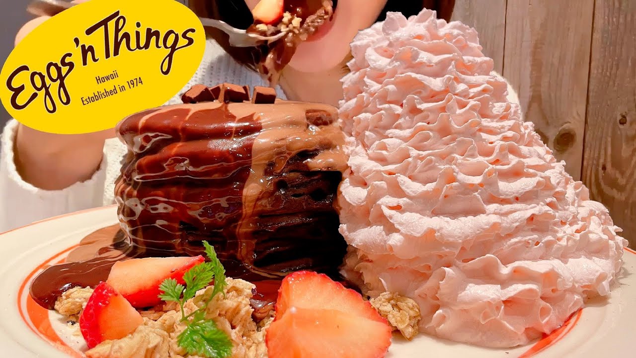 エッグスンシングスでとろけるチョコと苺の6段パンケーキを食べる