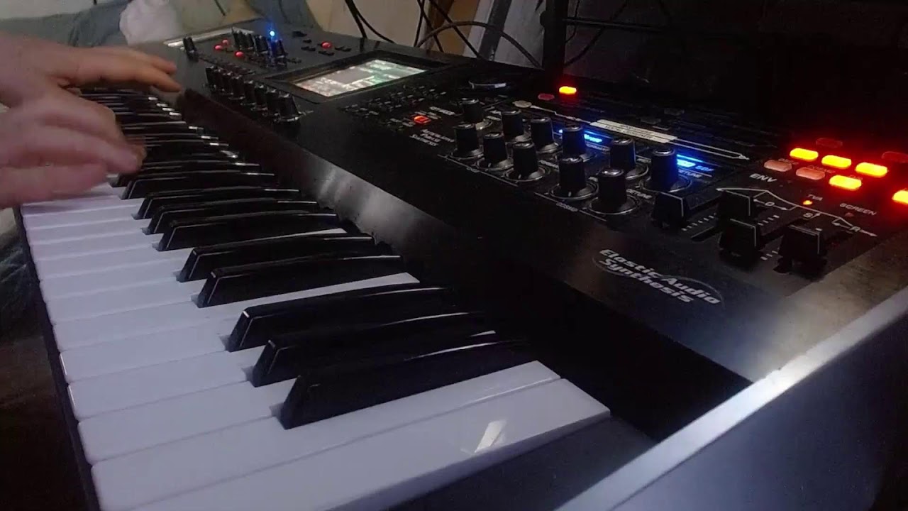 Roland V Synth GT.Analog - YouTube