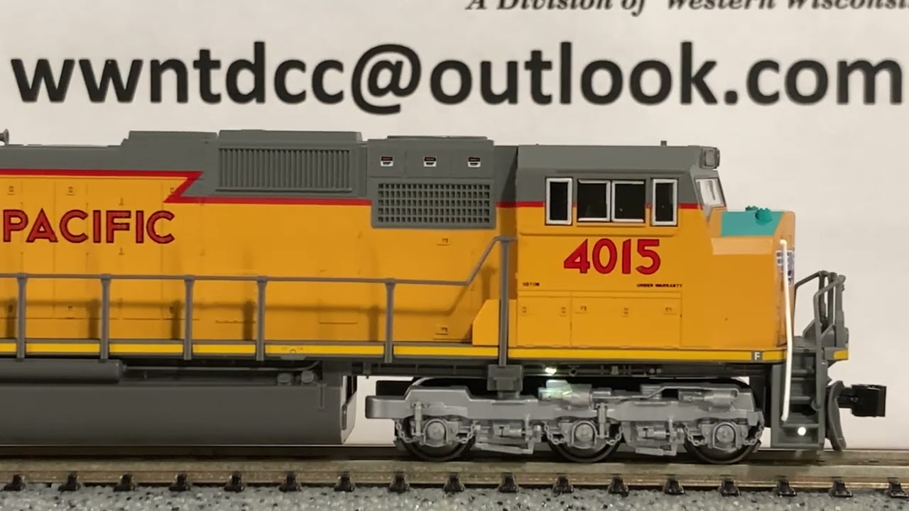 N Scale Kato 176-4015 Emd Sd70M Flat Radiator UP Excursion #4015