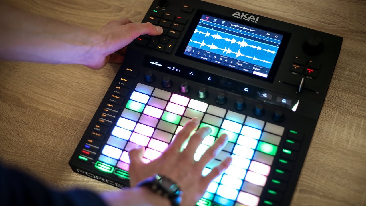 Akai Professional Force - パソコンなしで音楽制作できる