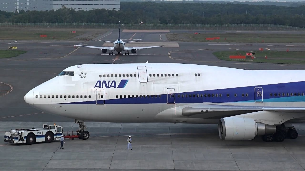 ANA Boeing 747-400D JA8960 Landing and Takeoff 【CTS/RJCC】 - YouTube