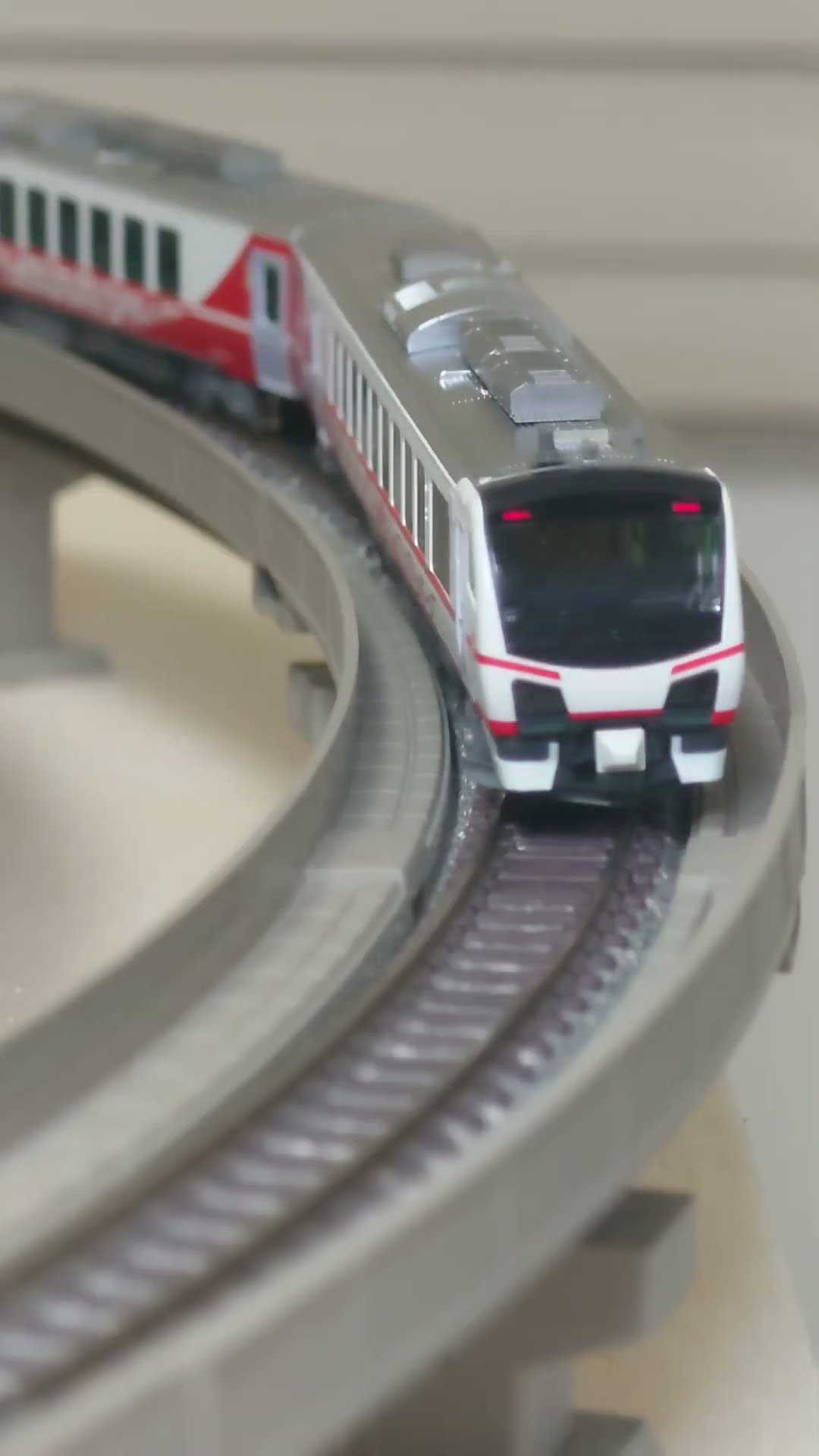 初走 JR東日本 HB-E300系「ひなび(陽旅)」〈KATO 10-1917〉 JR EAST HB