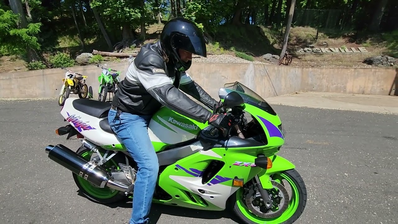 1996 Kawasaki ZX900-B3 Ninja ZX9R Museum Quality 3036 Mile Diamond