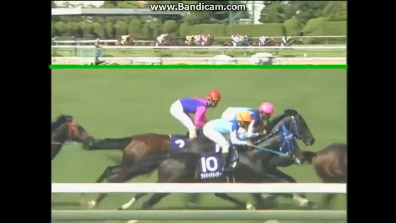 2001 宝塚記念 (GI) メイショウドトウ - YouTube