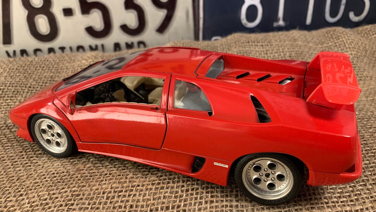 Lamborghini Diablo (1990) 1/18 Scale Model Review | Bburago - YouTube