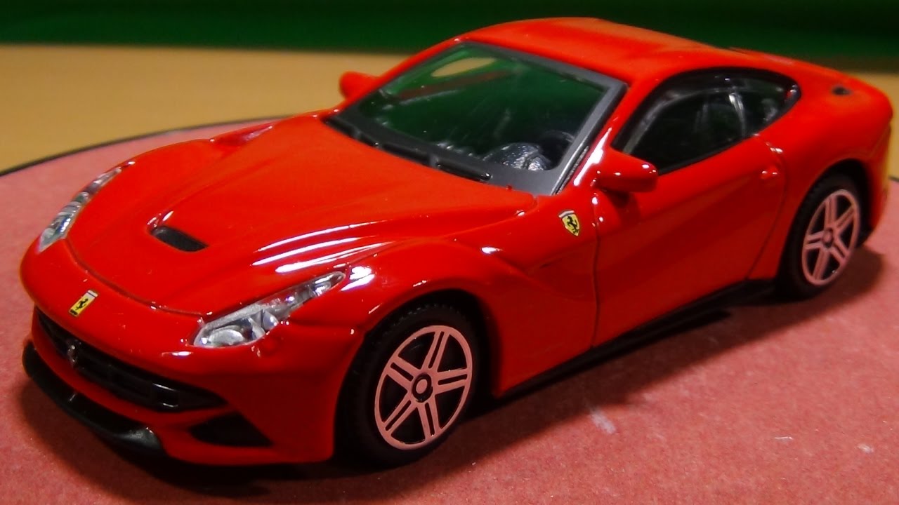 ブラーゴ 1/43 フェラーリ F12 ベルリネッタ - YouTube