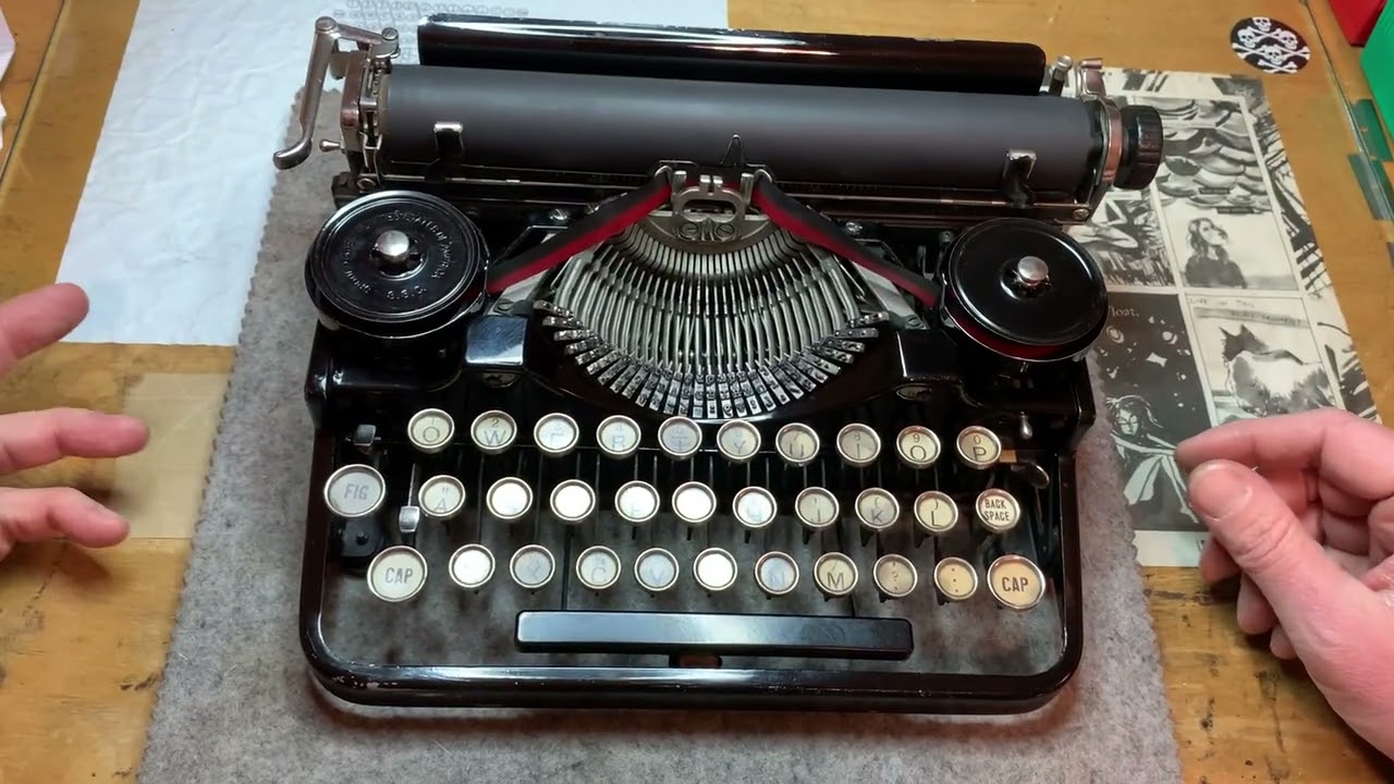 1923 Underwood 3-bank portable typewriter - YouTube