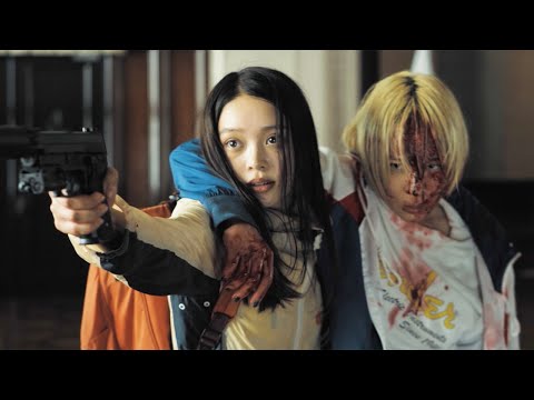 Akari Takaishi and Ayori Izawa, the female assassin duo, find