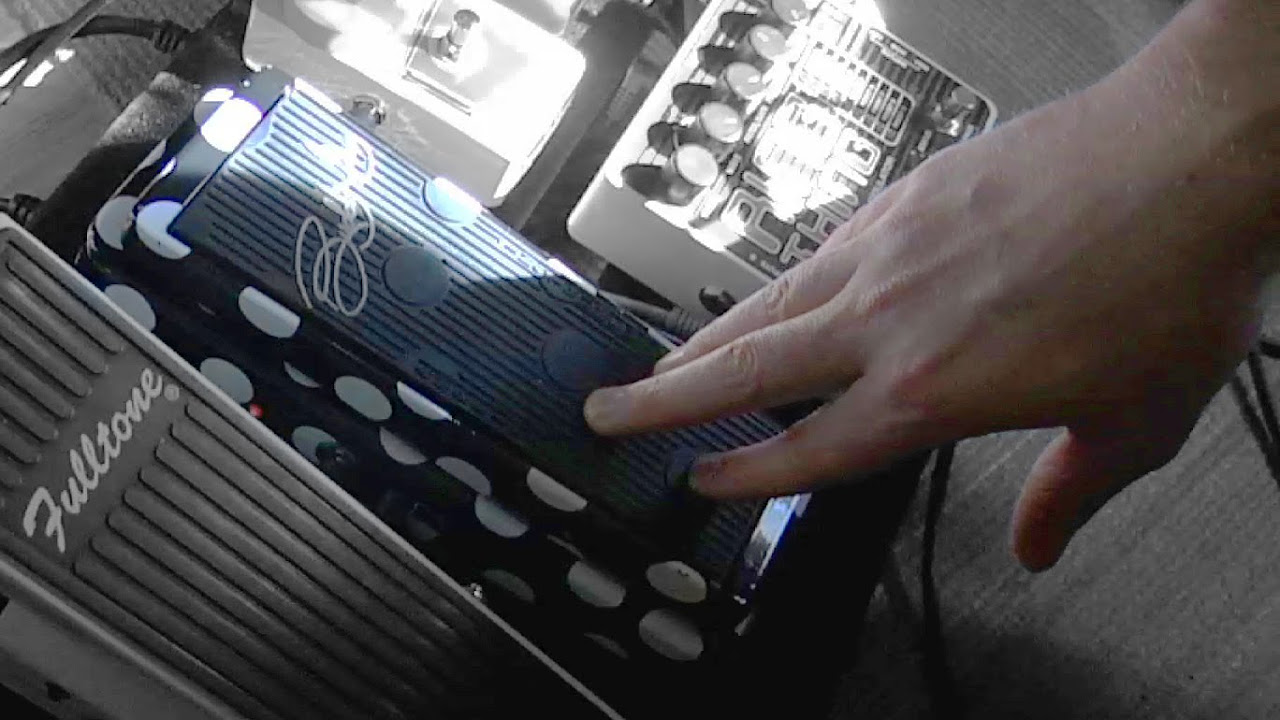 Buddy Guy Signature Crybaby Wah - REVIEW - YouTube