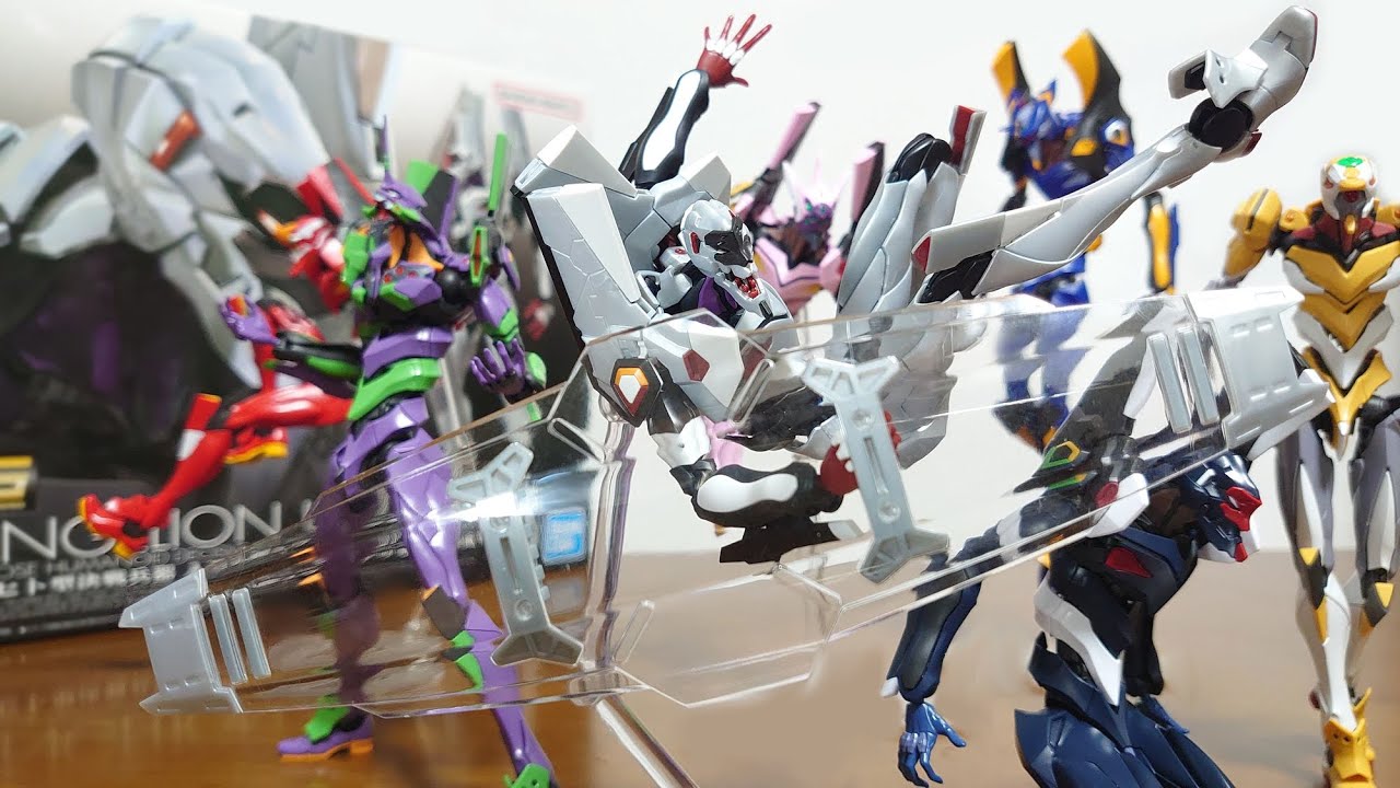 Equipped with a large shield! Reproduces the silver body color