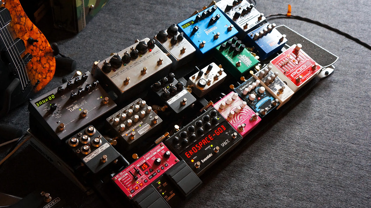 BOSS RC-30 Loopstation - Pedalboard Looping - YouTube