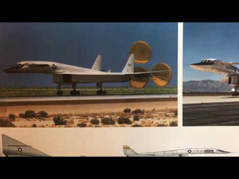 Italeri 1/72 Valkyrie XB-70 - YouTube