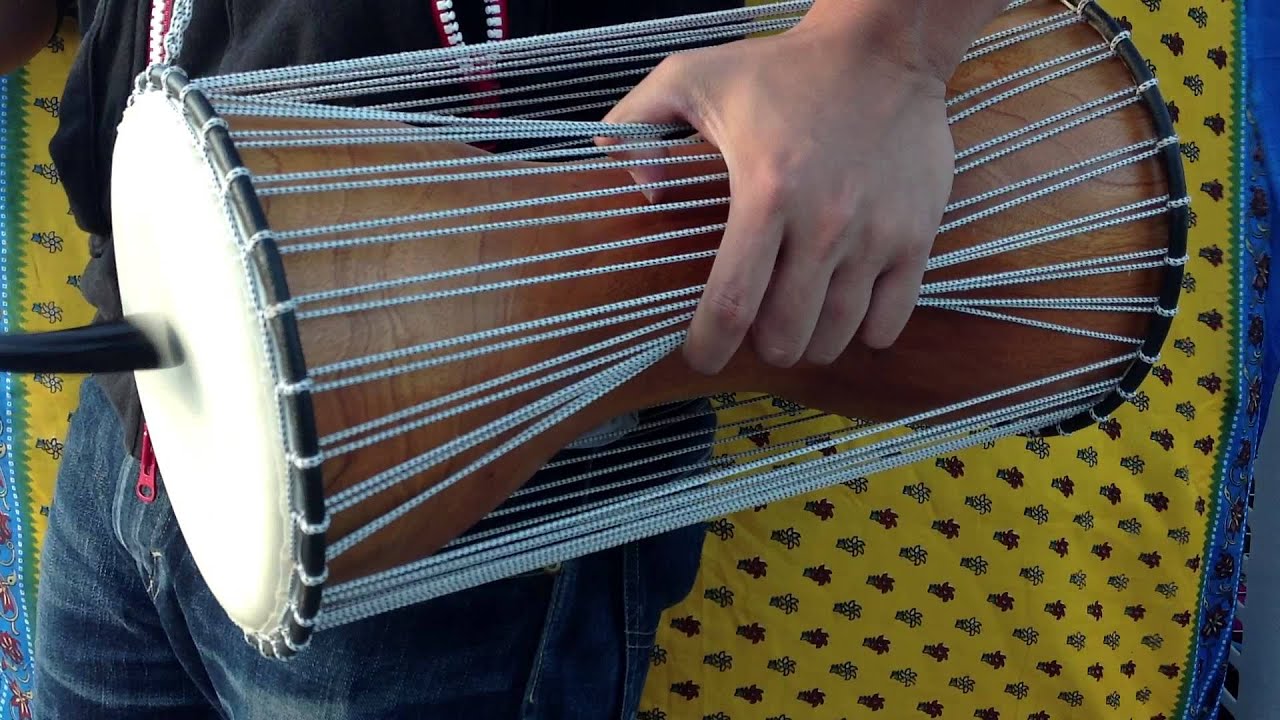 木製トーキングドラム - YouTube