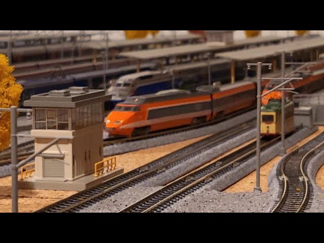 Kato TGV 10-1529 and 10-198 - YouTube