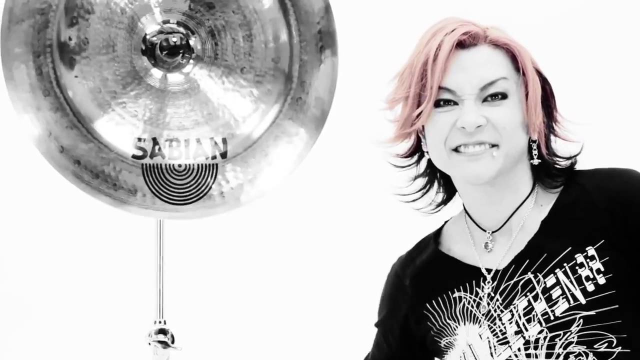 MV】Lovely - BULL ZEICHEN 88 - YouTube