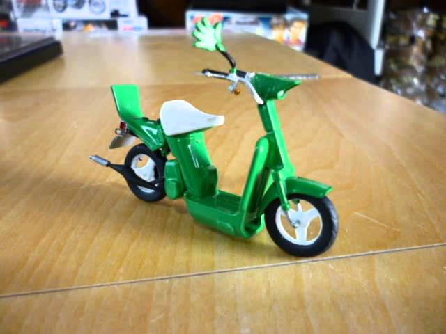 アオシマ1/24改スクーター壱号機を作ってみた - YouTube