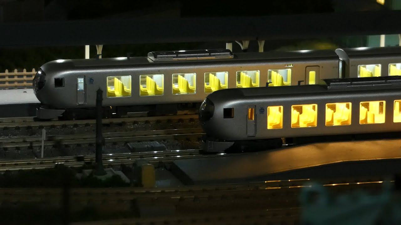 グッ鉄の秘密基地～マイクロエース西武001系Laview_室内灯の色を比較