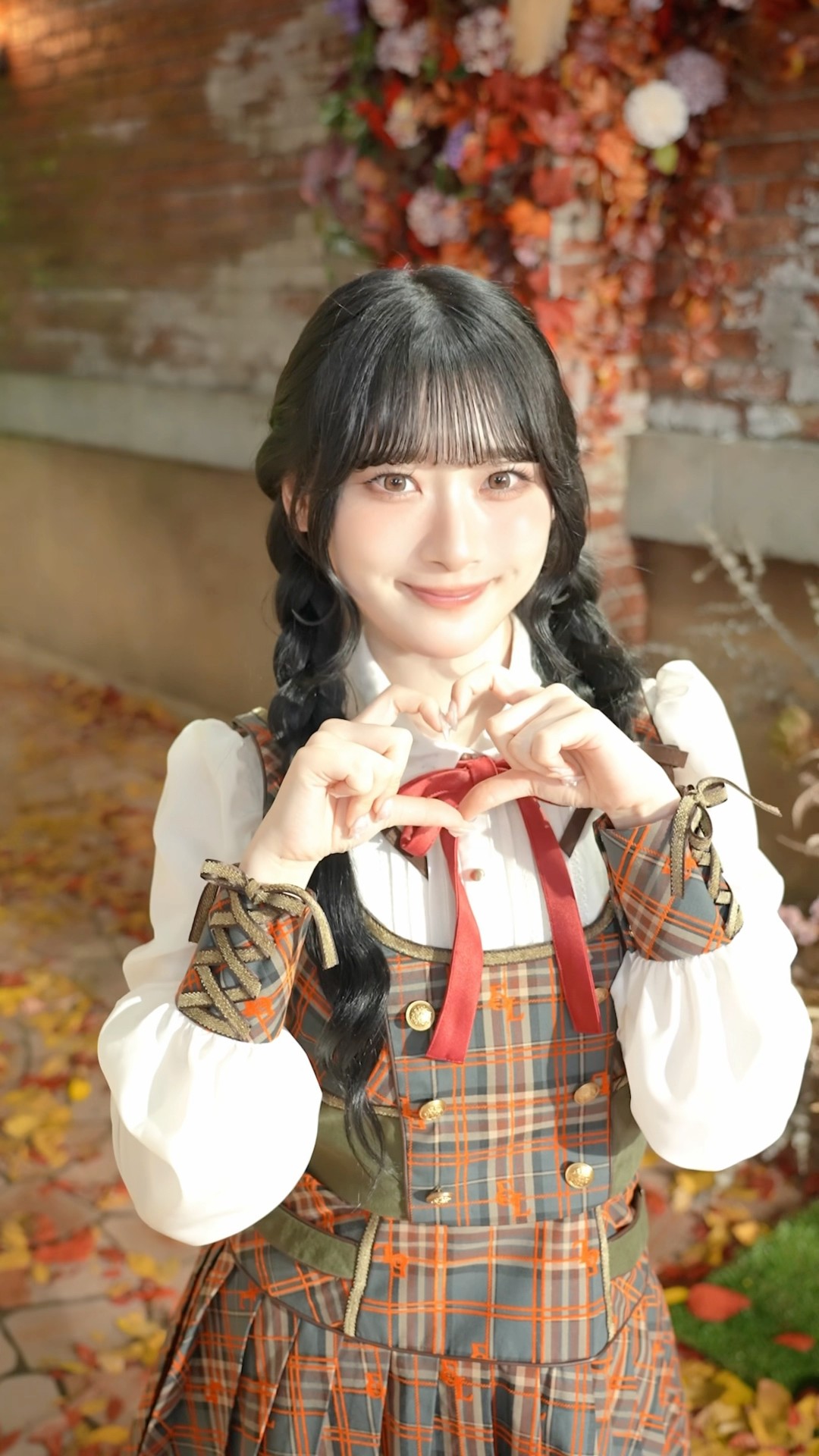 ラブソングに襲われる 」歌唱衣装 DANCE ver.🐺🤎 #イコールラブ