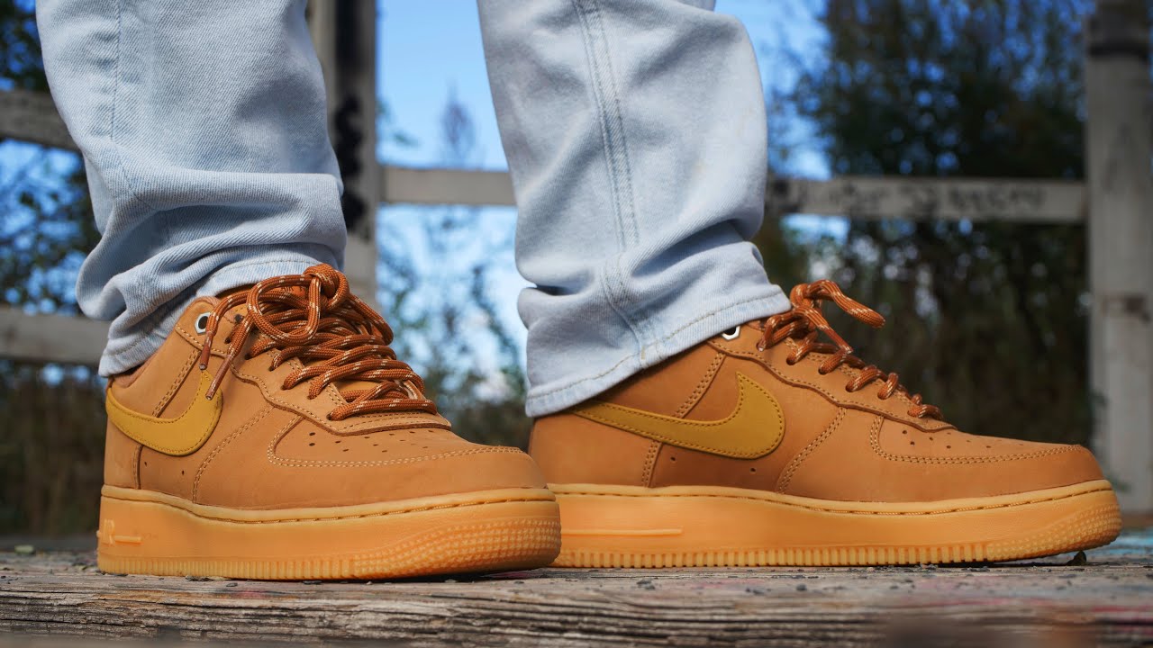 NIKE AIR FORCE 1 07 