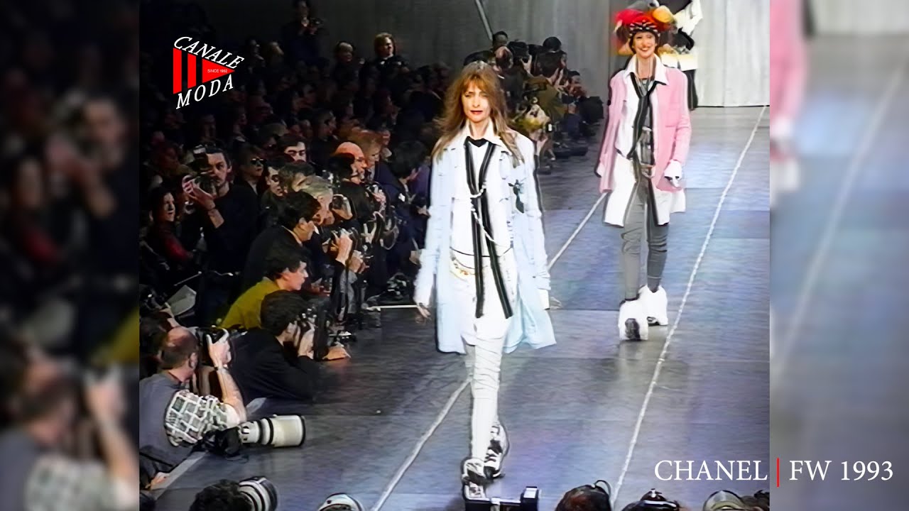 CHANEL Fall Winter 1992 1993 Paris - Fashion Channel - YouTube