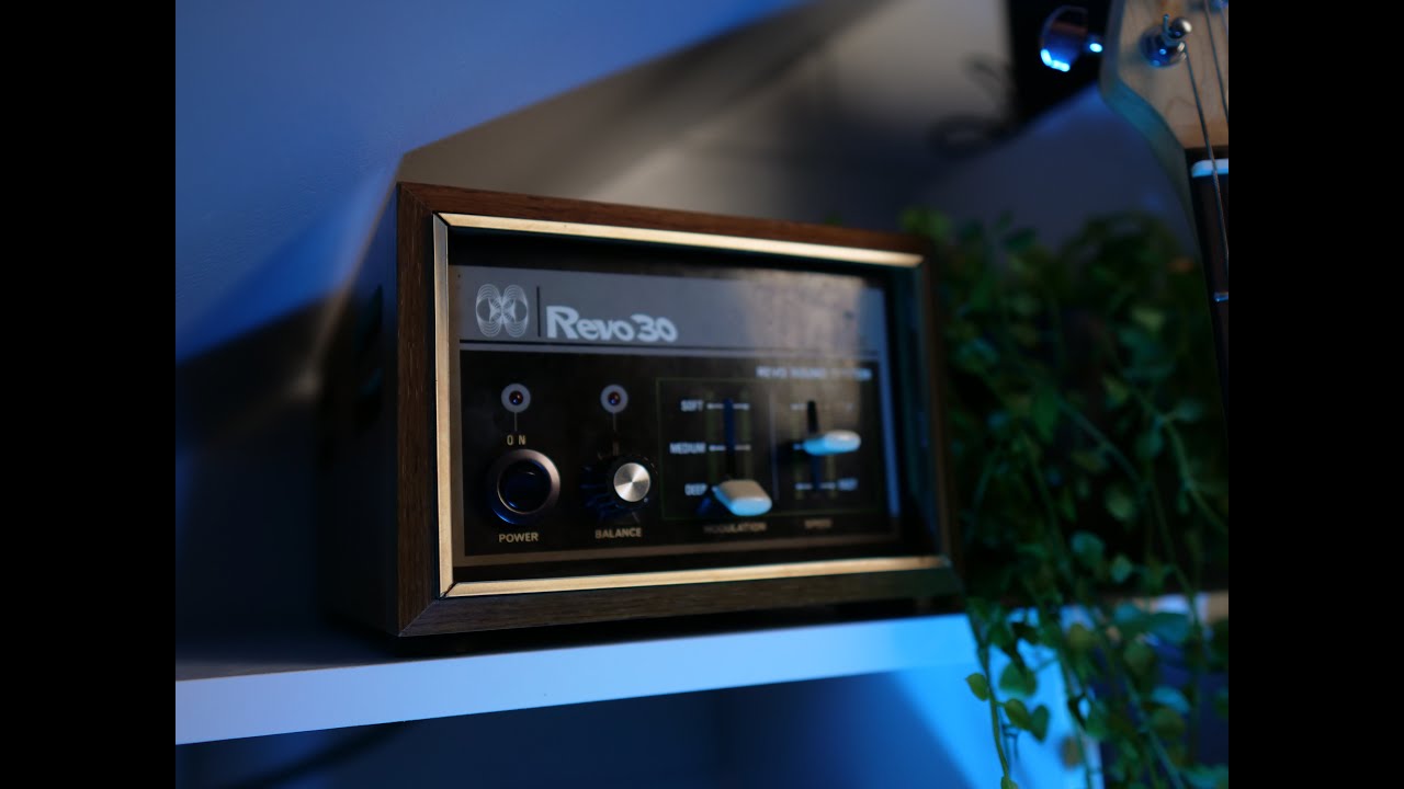 Roland Revo 30 The Secret Univibe - YouTube