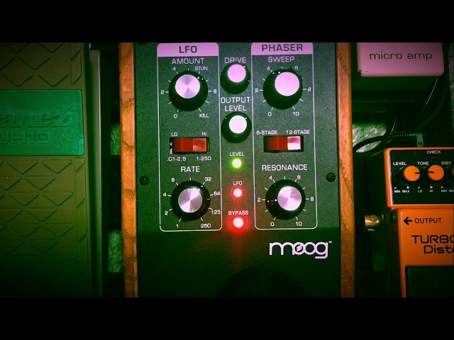 Moog MF-103 12-Stage Phaser - Sound check ‪@efmaniac111‬ - YouTube