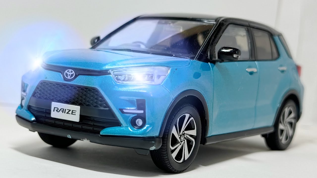 1/30 色見本ミニカー トヨタ ライズ ブラックマイカメタリック