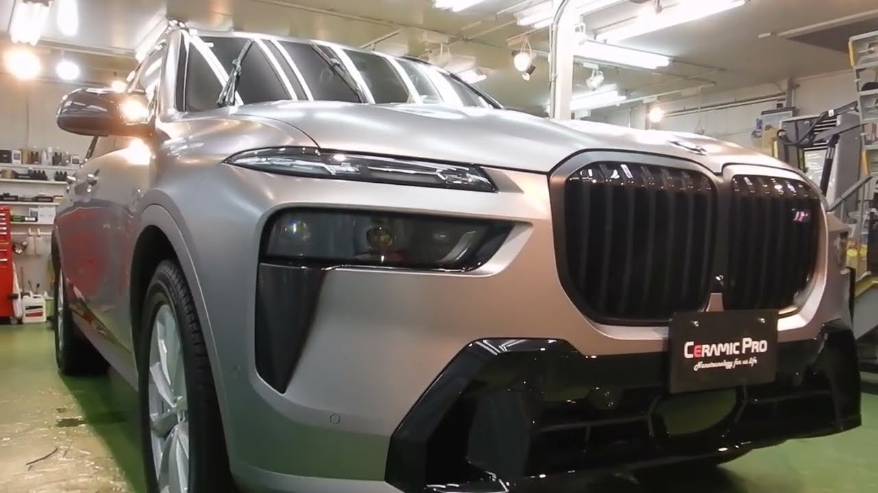 BMW・X7 M60i フローズン・ピュア・グレー（マットシルバー