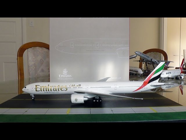 Gemini Jets 1:200 Emirates 777-300ER Unboxing and Review - YouTube