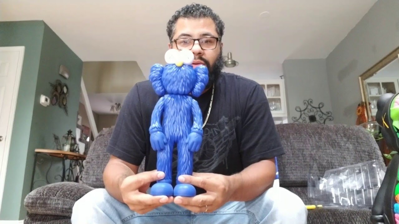WORLD EXCLUSIVE:KAWS BFF Open Edition Vinyl Figure Blue - 2018