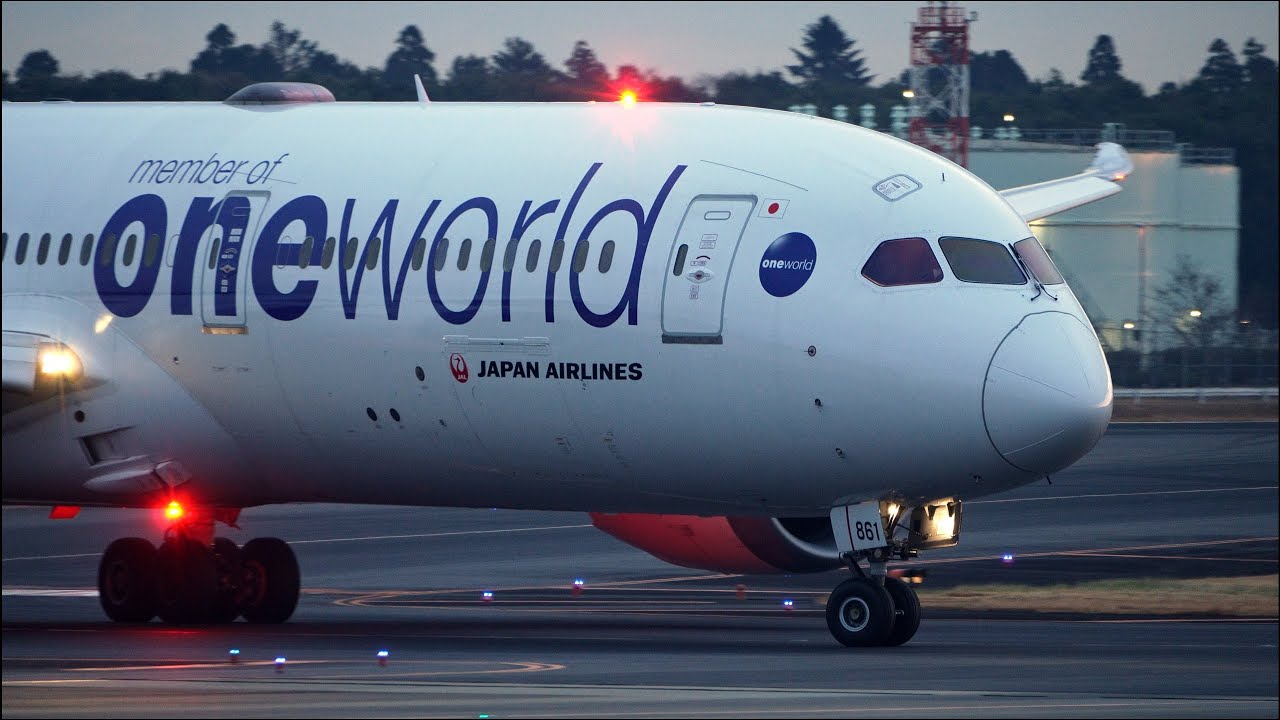 Oneworld Livery Japan Airlines Boeing 787-9 JA861J Landing at