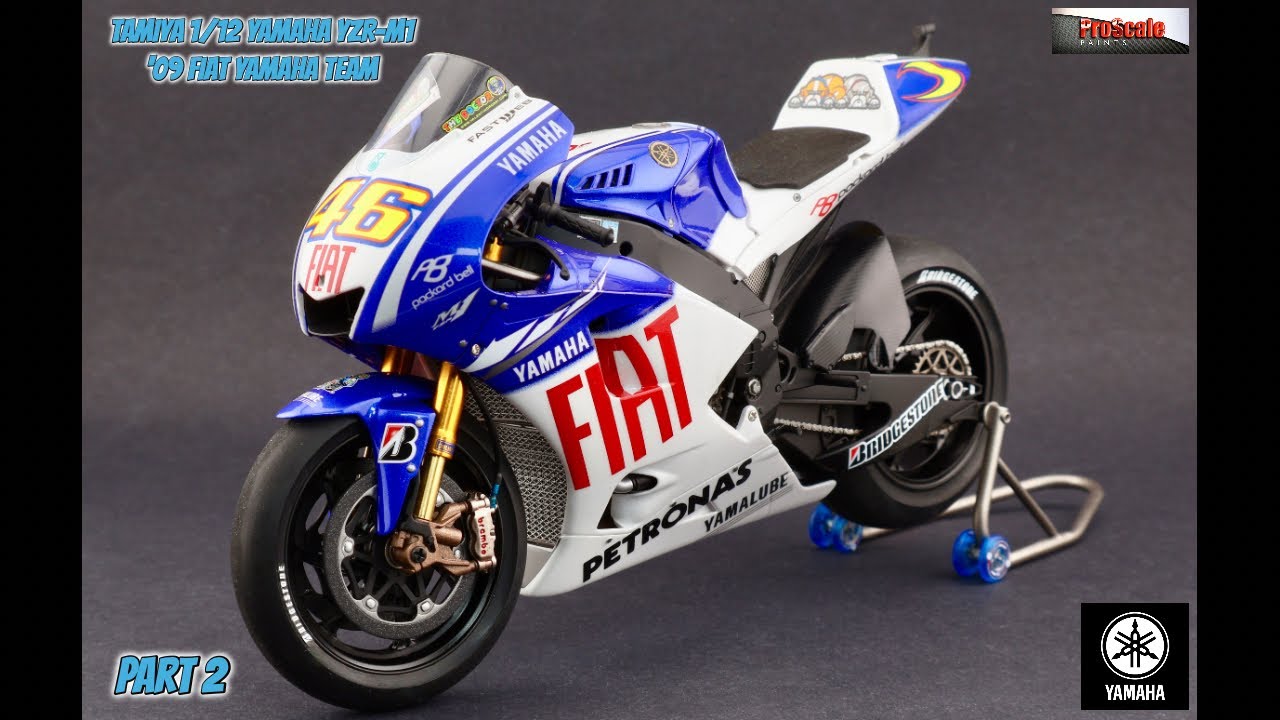 Part 2 - 1/12 Yamaha YZR-M1 '09 Fiat Yamaha Team - YouTube