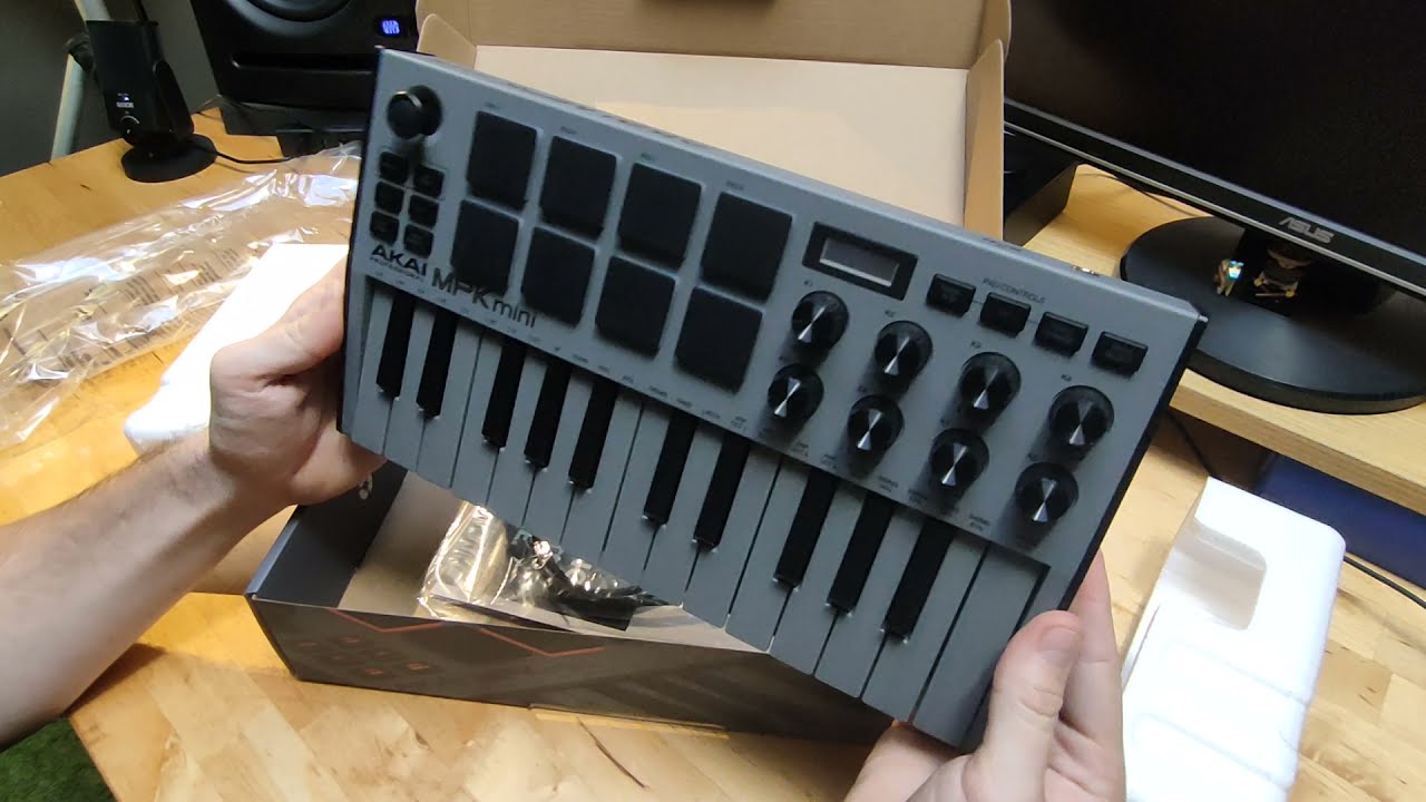 AKAI PRO: MPK mini MK3 GREY #unboxing - YouTube