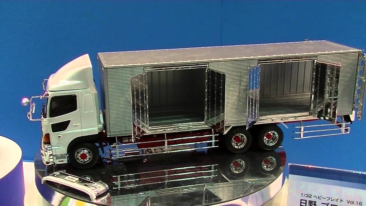 日野 プロフィアFR ハイスターW観音扉（AOSHIMA 1/32 ヘビーフレイト