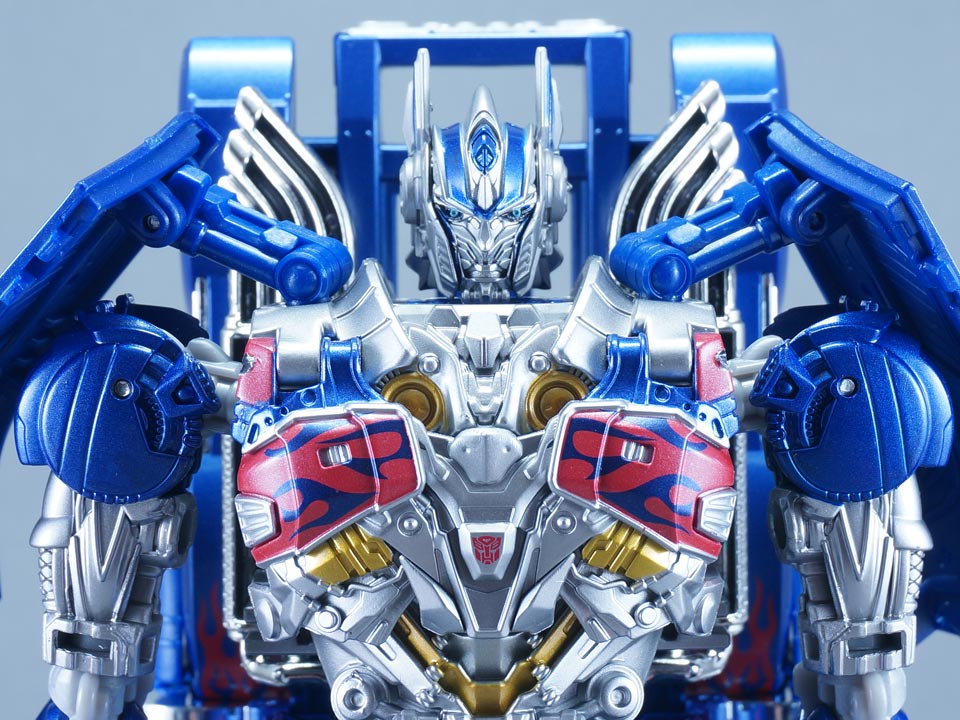 レビュー：TFロストエイジ AD31 アーマーナイトオプティマスプライム