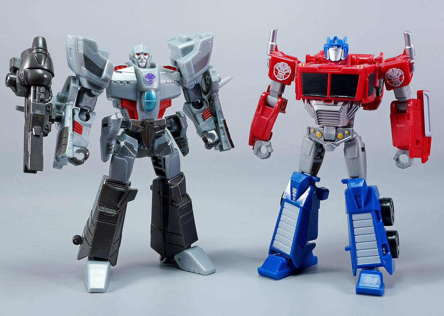 レビュー：TFアーススパーク（海外版） デラックスクラス オプティマス