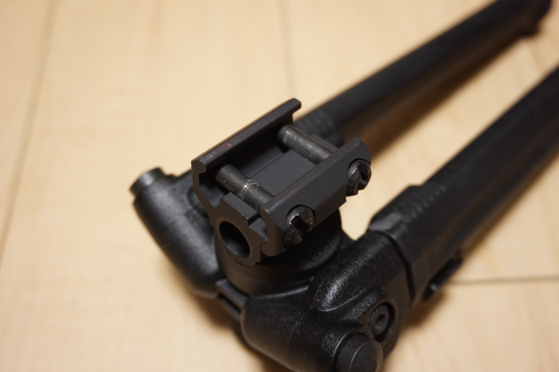 20mmレイル対応のマグプル製バイポッド、MAGPUL BIPOD for 1913