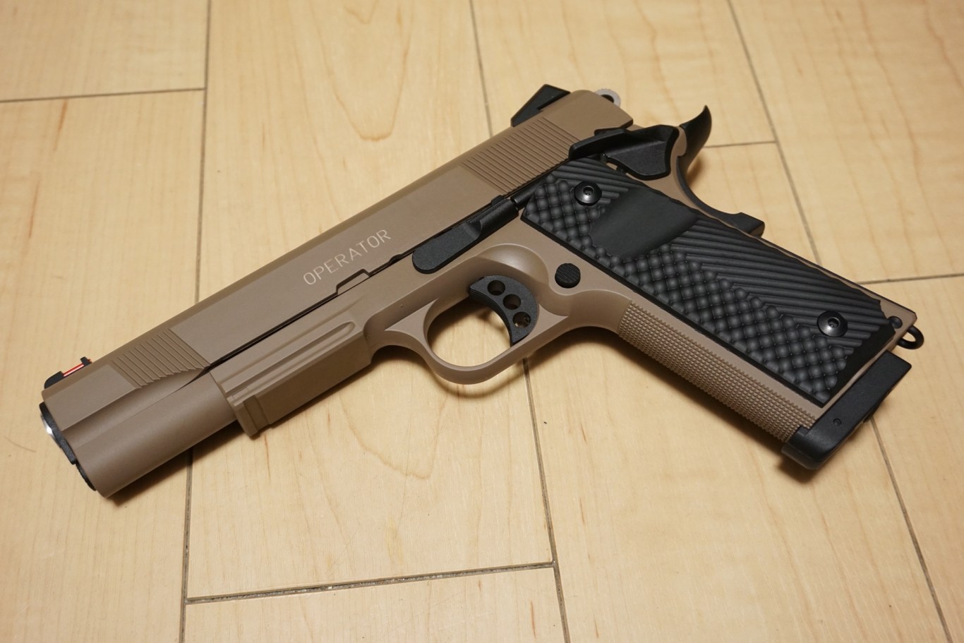 CO2ガスブローバックハンドガン、Carbon8 M45 DOCを買ってみた | エボログ