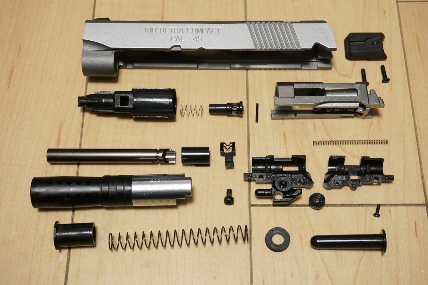 東京マルイ V10のスライド側を分解していきます | エボログ