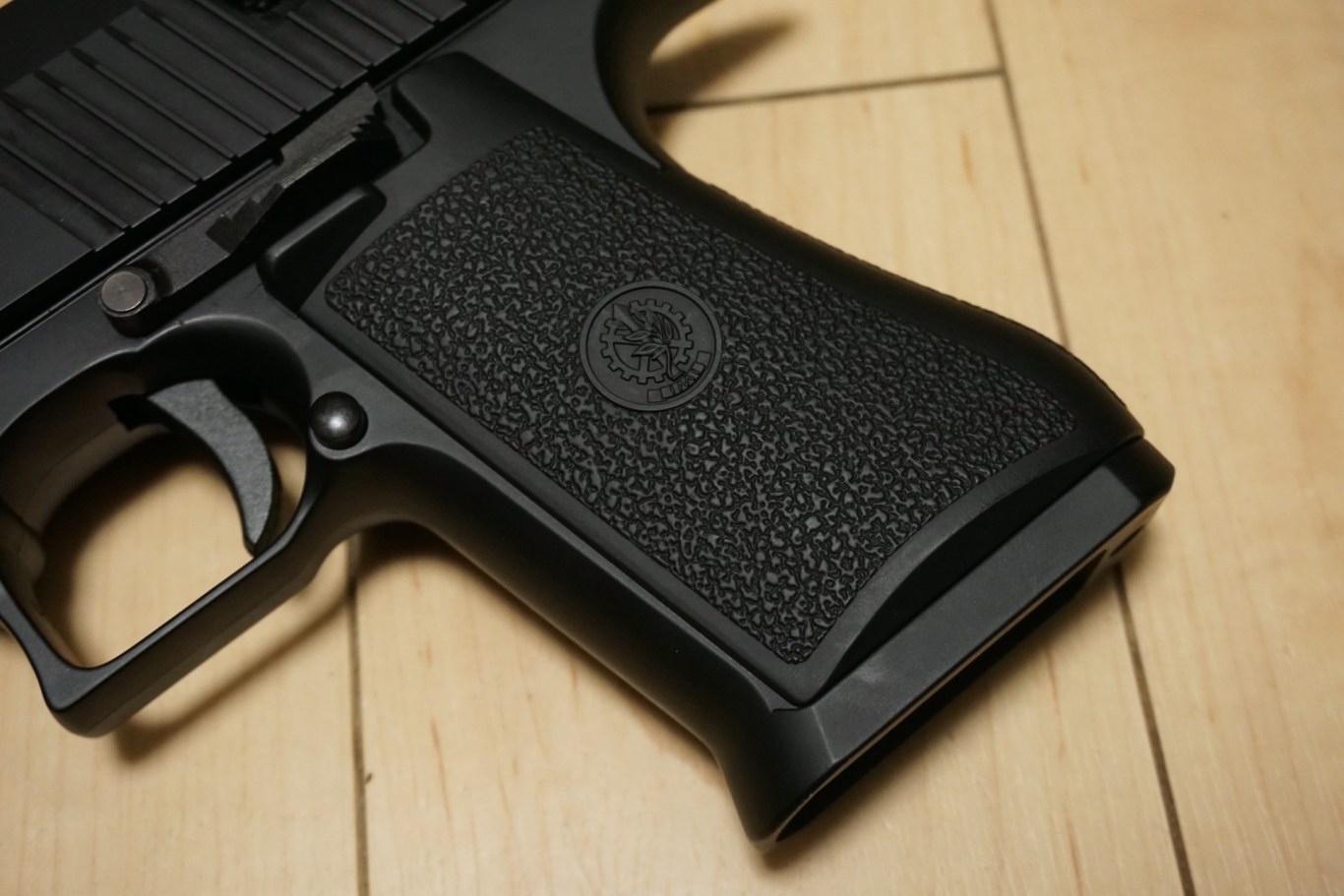 東京マルイ デザートイーグル 50AE ハードキックバージョンを買いまし