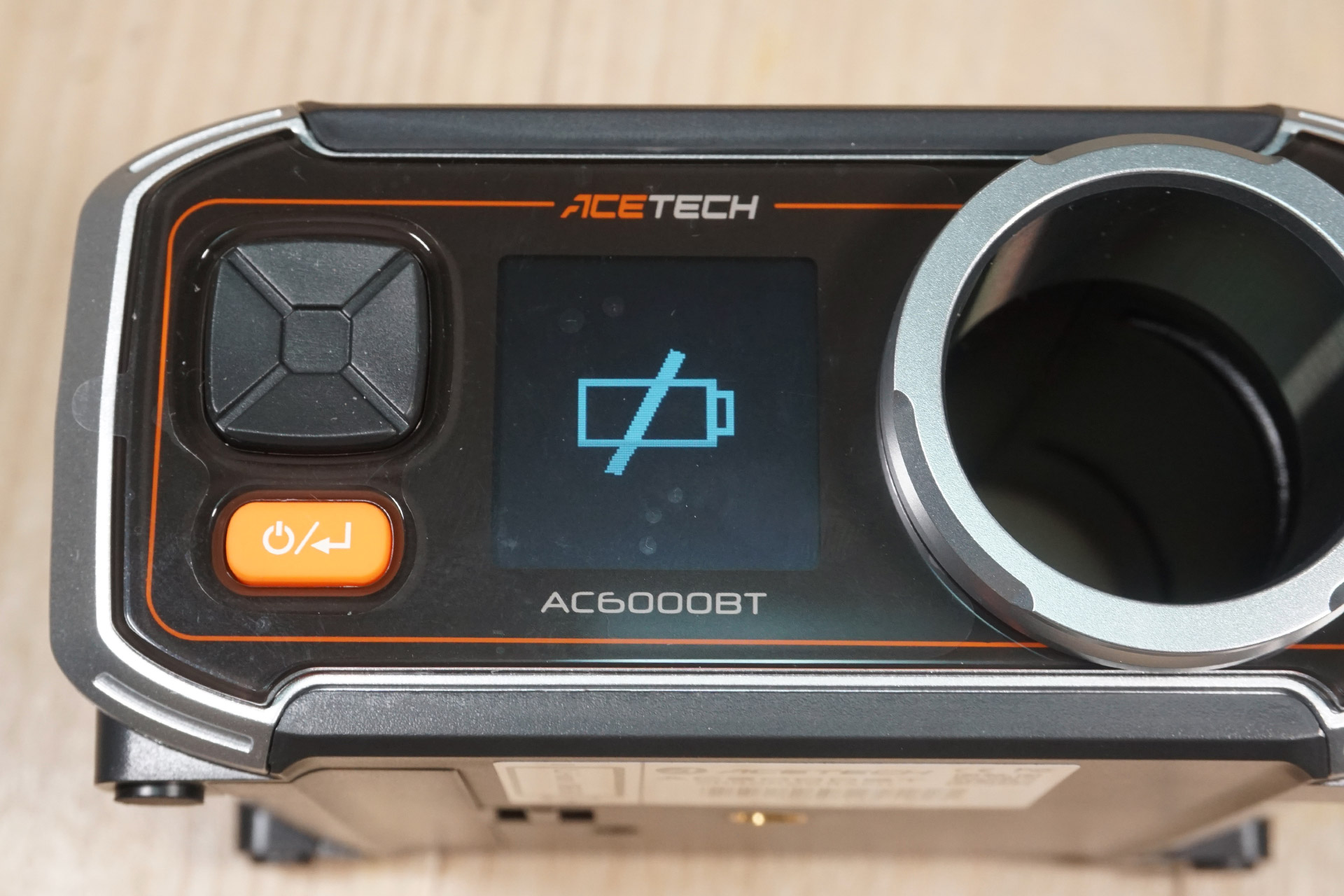 技適の取得が確認出来たので、Bluetooth対応モデルのACETECH AC6000BT