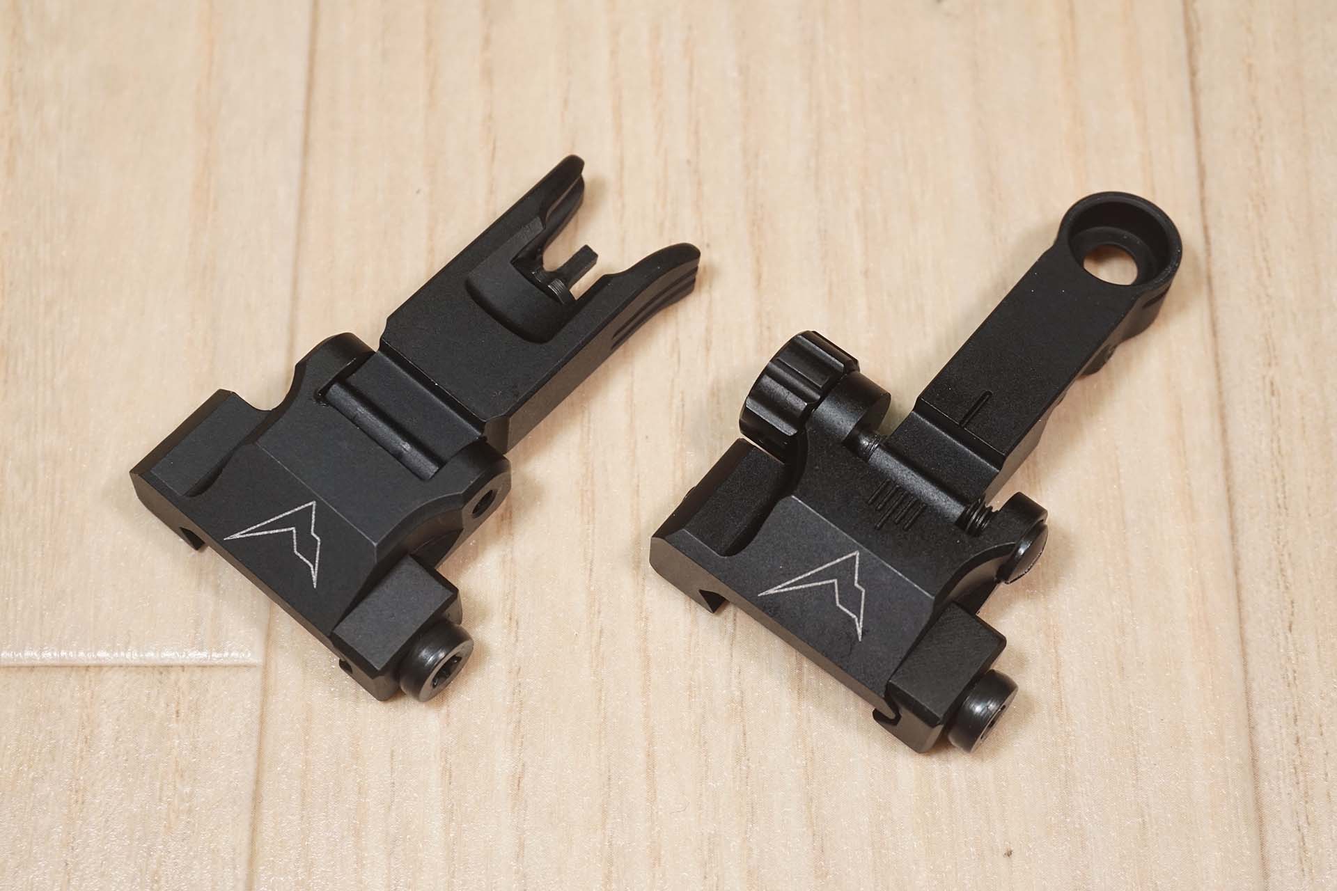 IRON AIRSOFT製 Rainier Armsタイプ フリップアップ アイアンサイトを