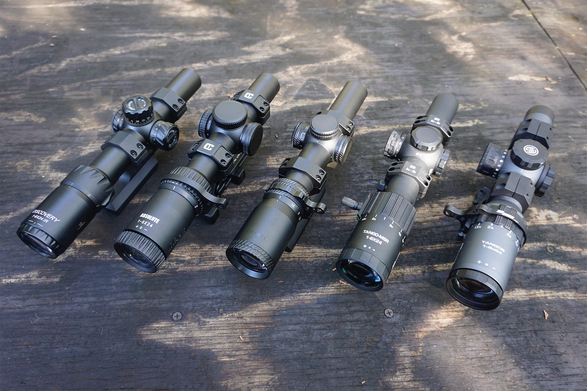 1-6倍ショートスコープ 25mと40mでの見え方比較(Discovery Optics HD 1