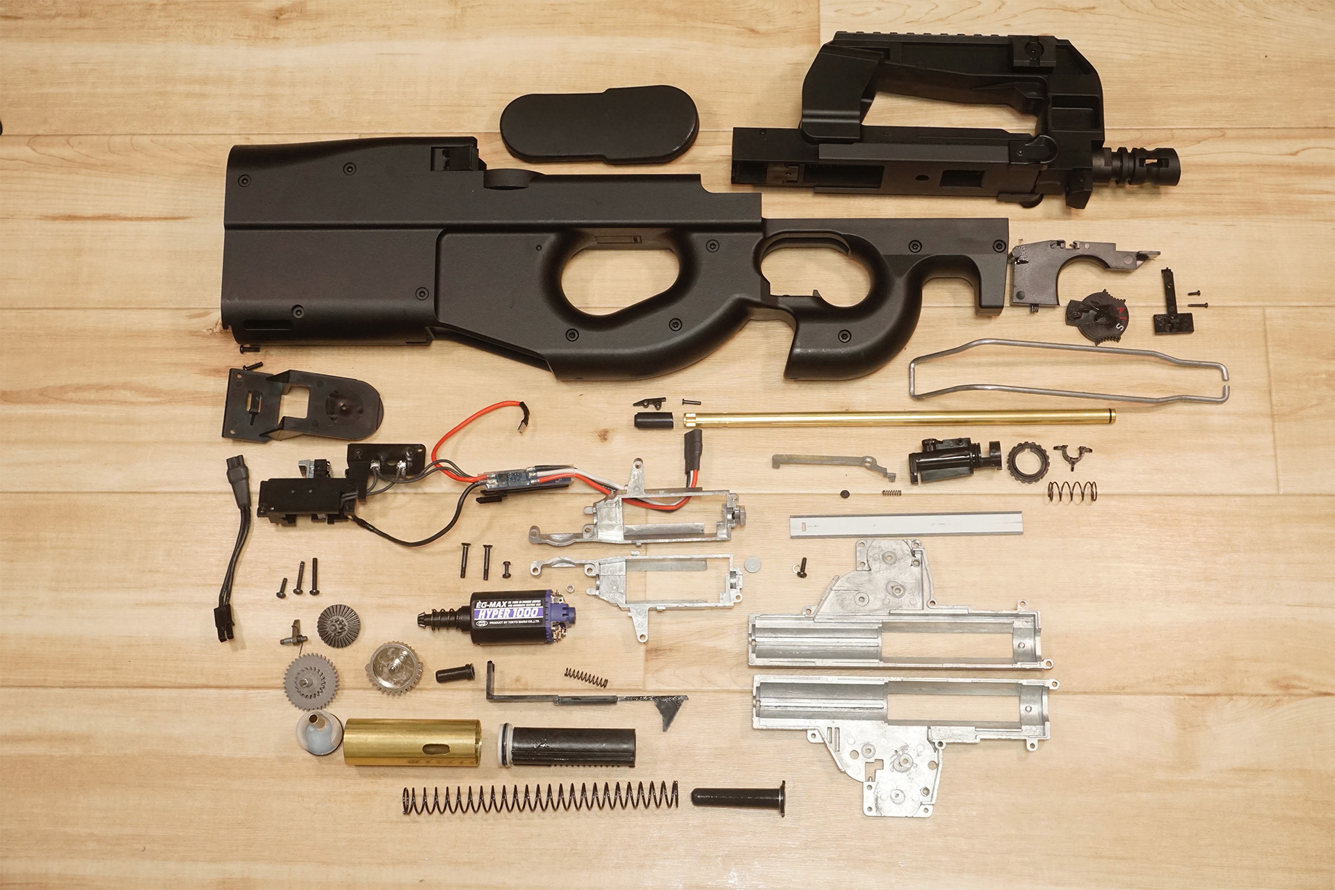 東京マルイ P90+(プラス)を分解、中身がどうなっているのか、どう