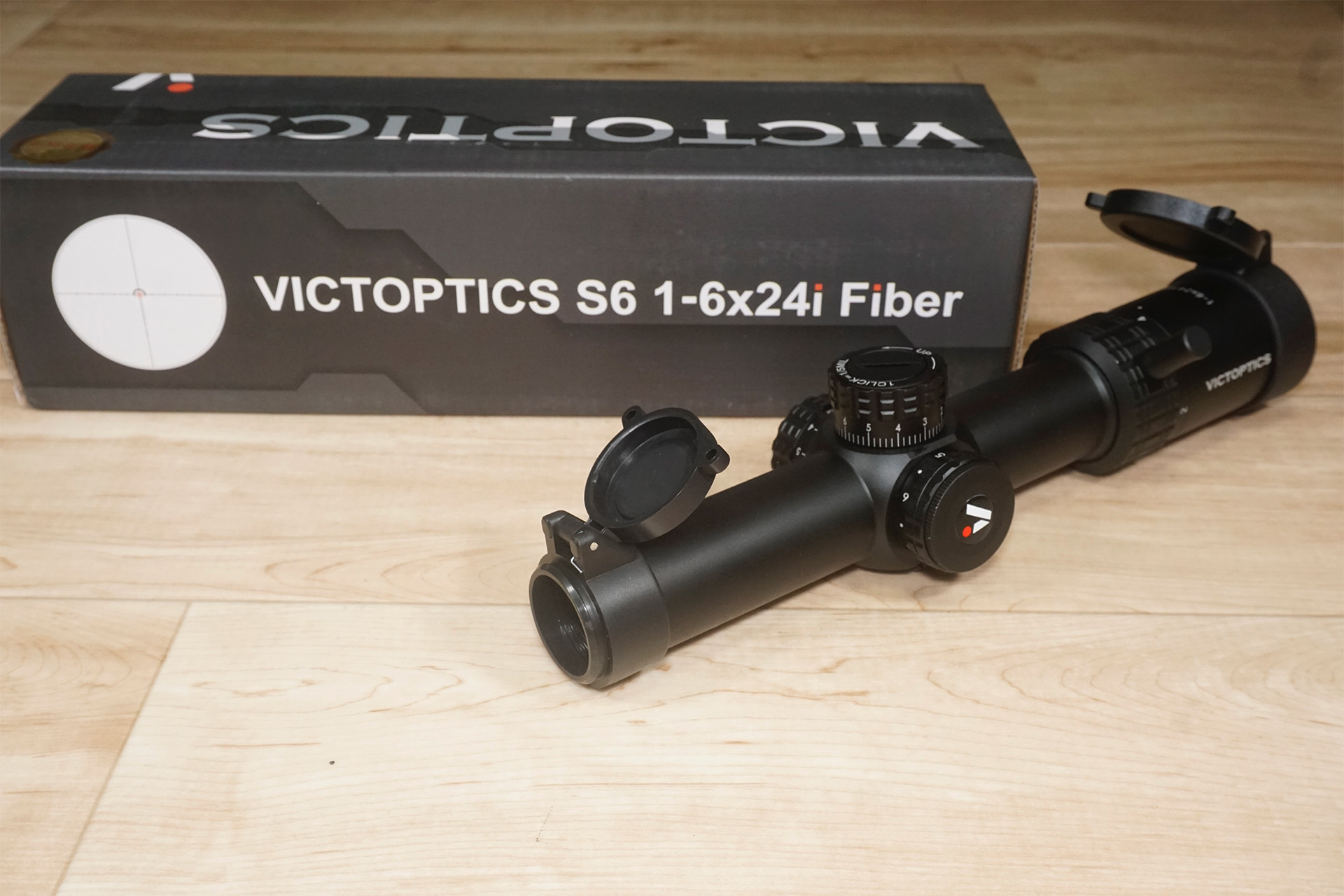 高輝度イルミネーションレティクル搭載のVICTOPTICS S6 1-6x24i Fiber