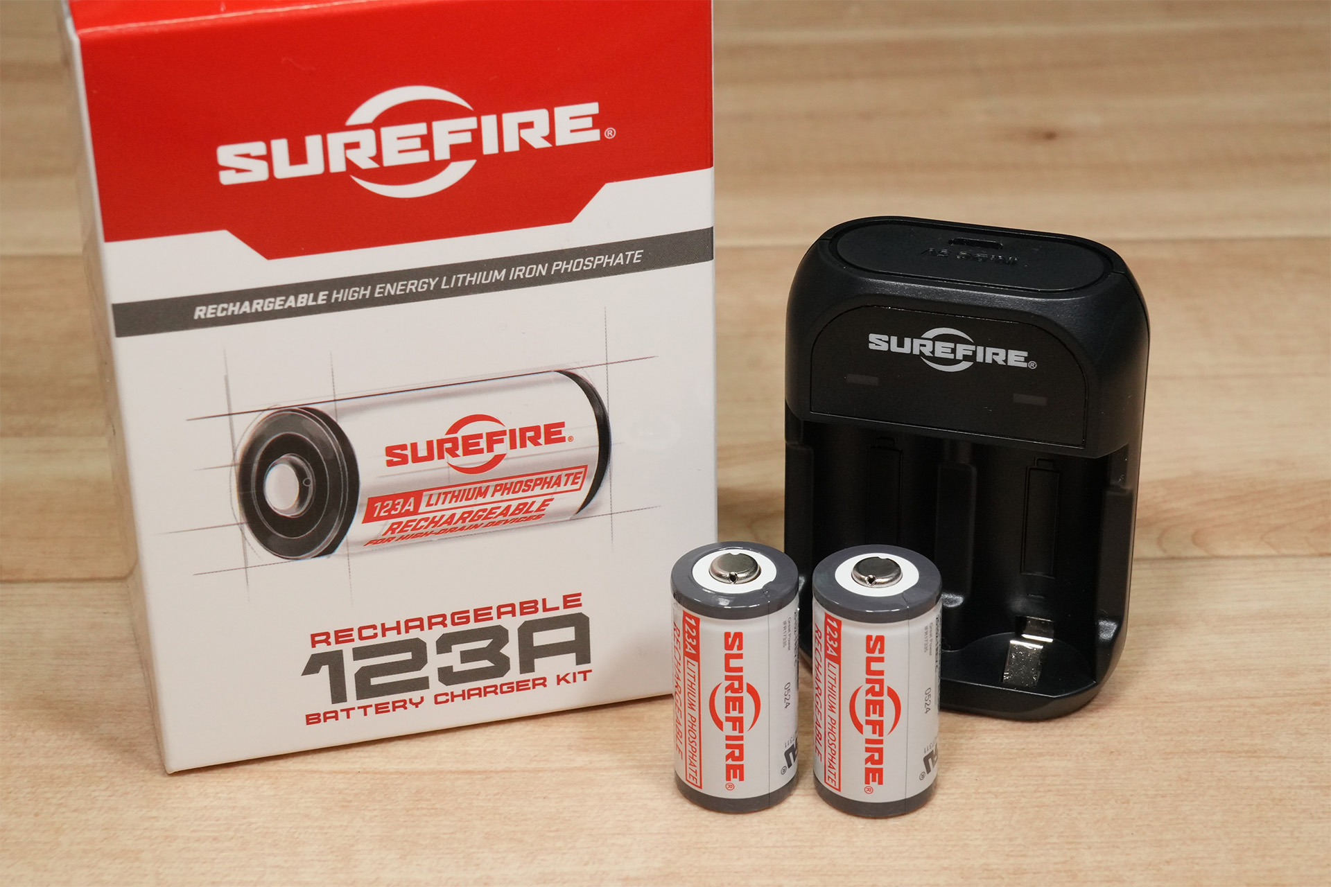 SureFire リチャージブル123Aバッテリー&チャージャーセット(SFLFP123