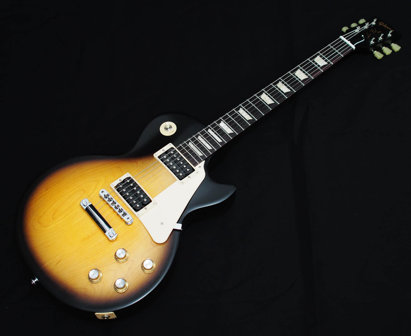 入荷情報】50年代の香り『Gibson Les Paul '50s Tribute 2016 T