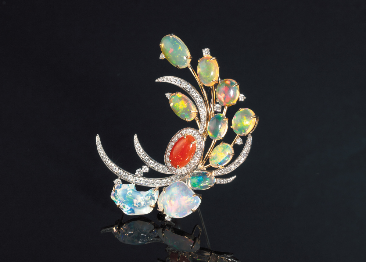 オパールのブローチとバタフライモチーフのジュエリーをご紹介