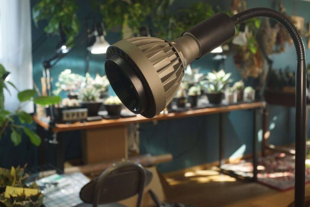 AMATERASLED（アマテラス）におすすめのスタンドを4つご紹介｜ELBAZ FARM